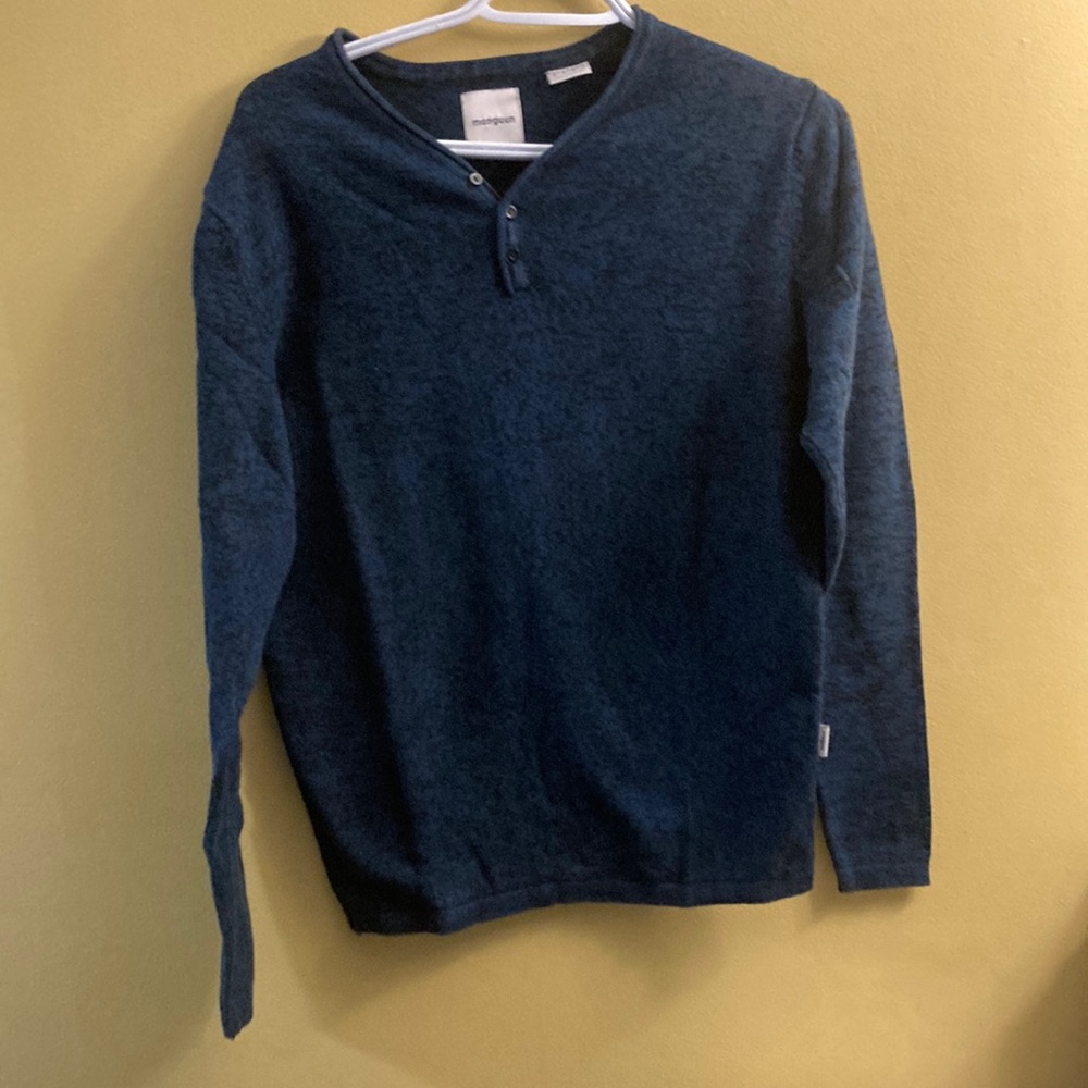 Manguun blue and black sweater